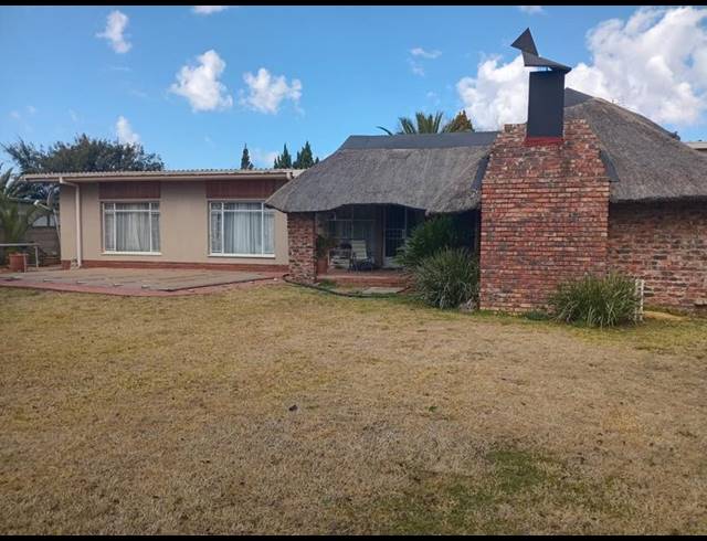 3 BEDROOM HOUSE FOR SALE IN FICHARDT PARK